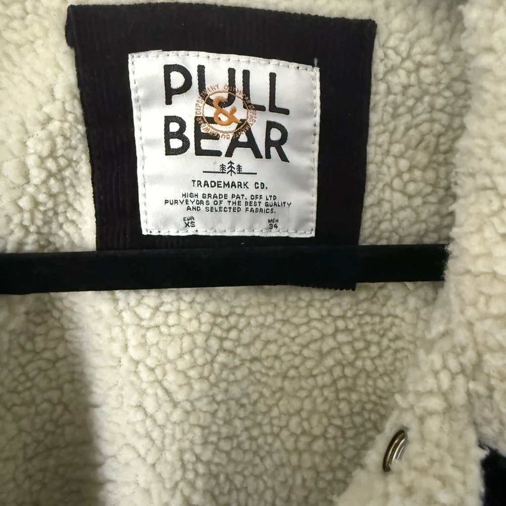 Pull&Bear Black Corduroy Jacket with Cream Sherpa Lining - Picture 6 of 7